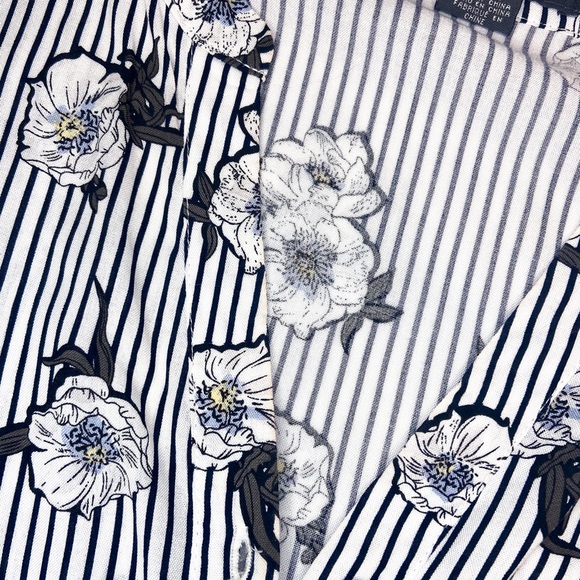 Suzy Shier blouse - Picture 4 of 5